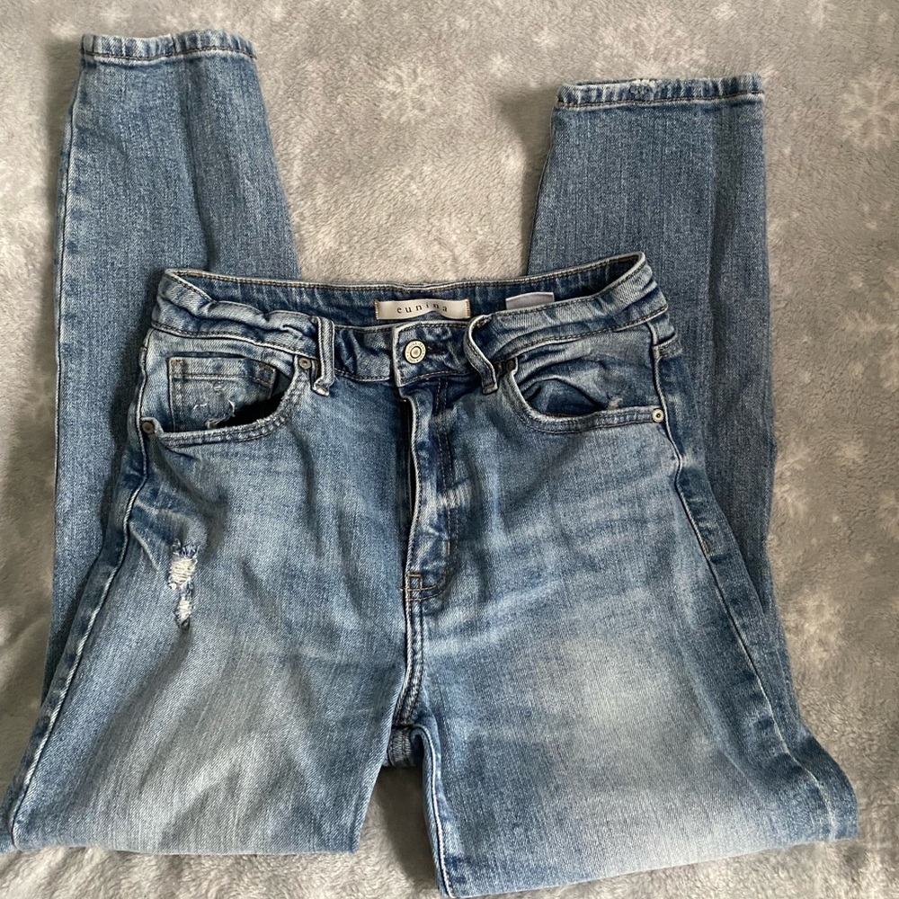 eunina super high rise mom jeans | size 5 | color blue denim with rips
